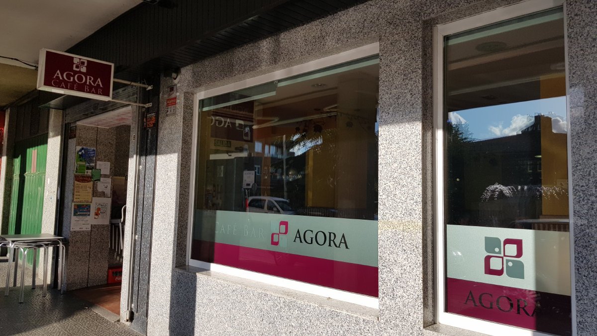 agora001008.jpg