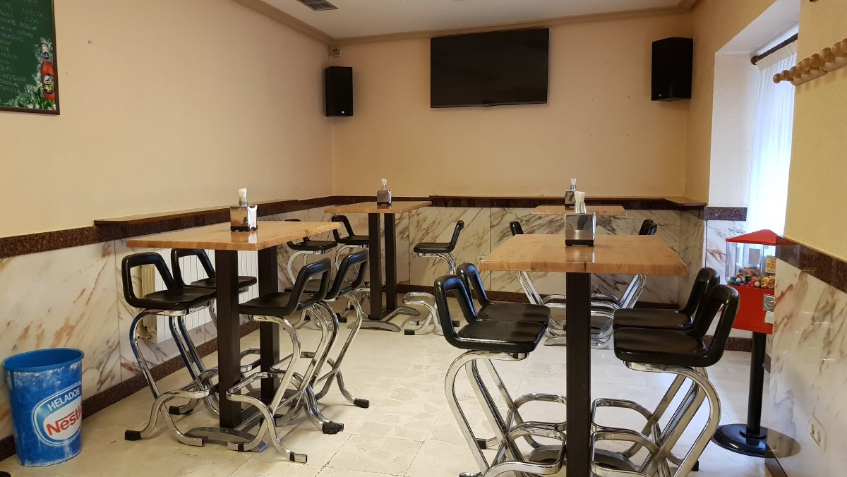barpuertas001005.jpg