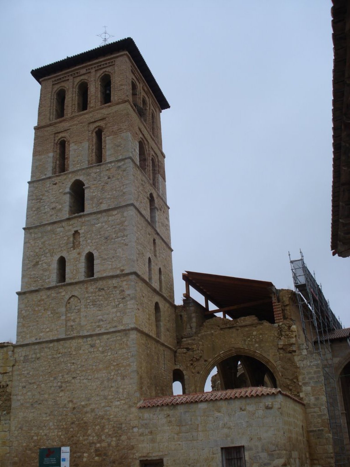 paredesdenavalugares008002.jpg