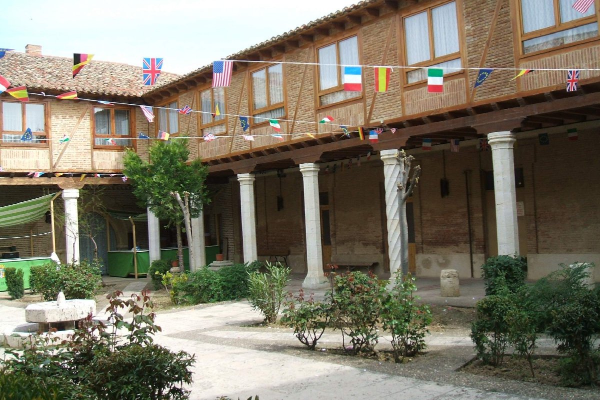 paredesdenavalugares013002.jpg