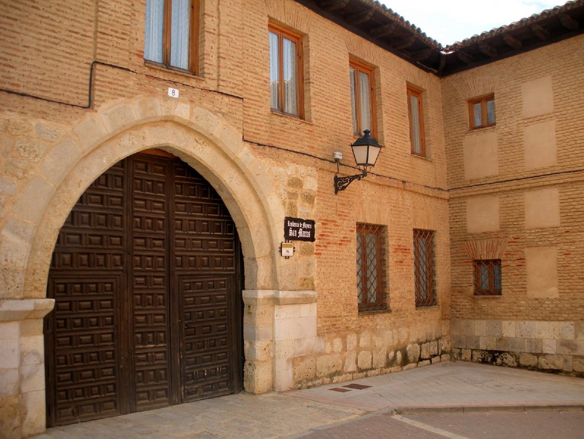 paredesdenavalugares013005.jpg
